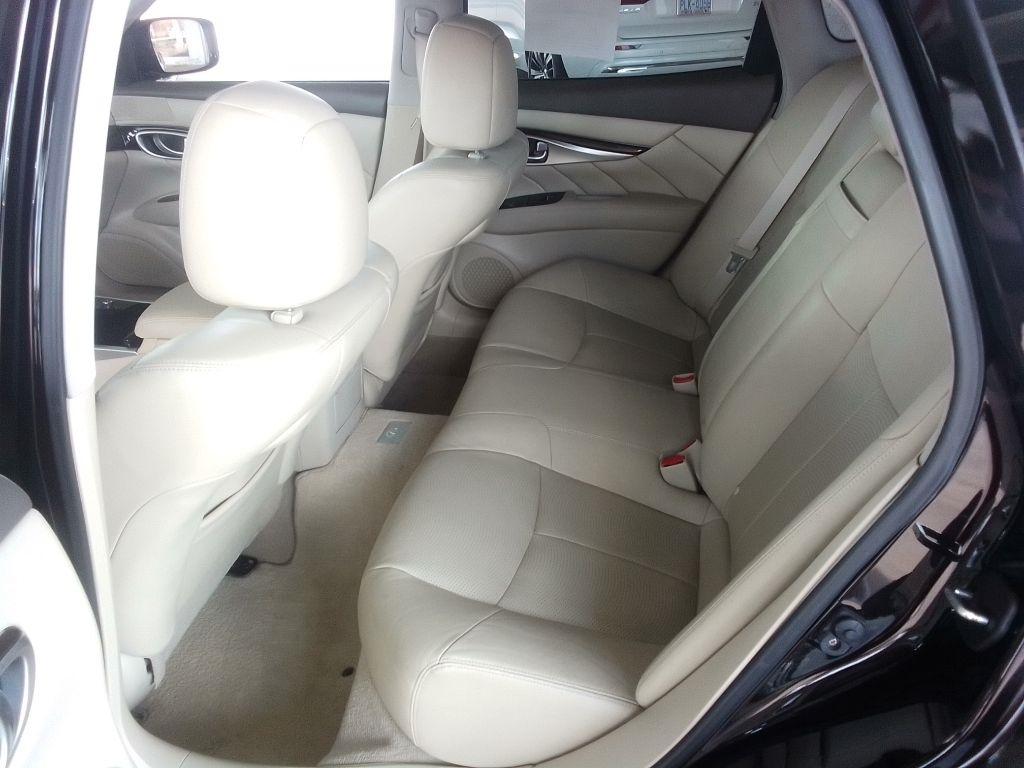 Infiniti Q70 37x 2014