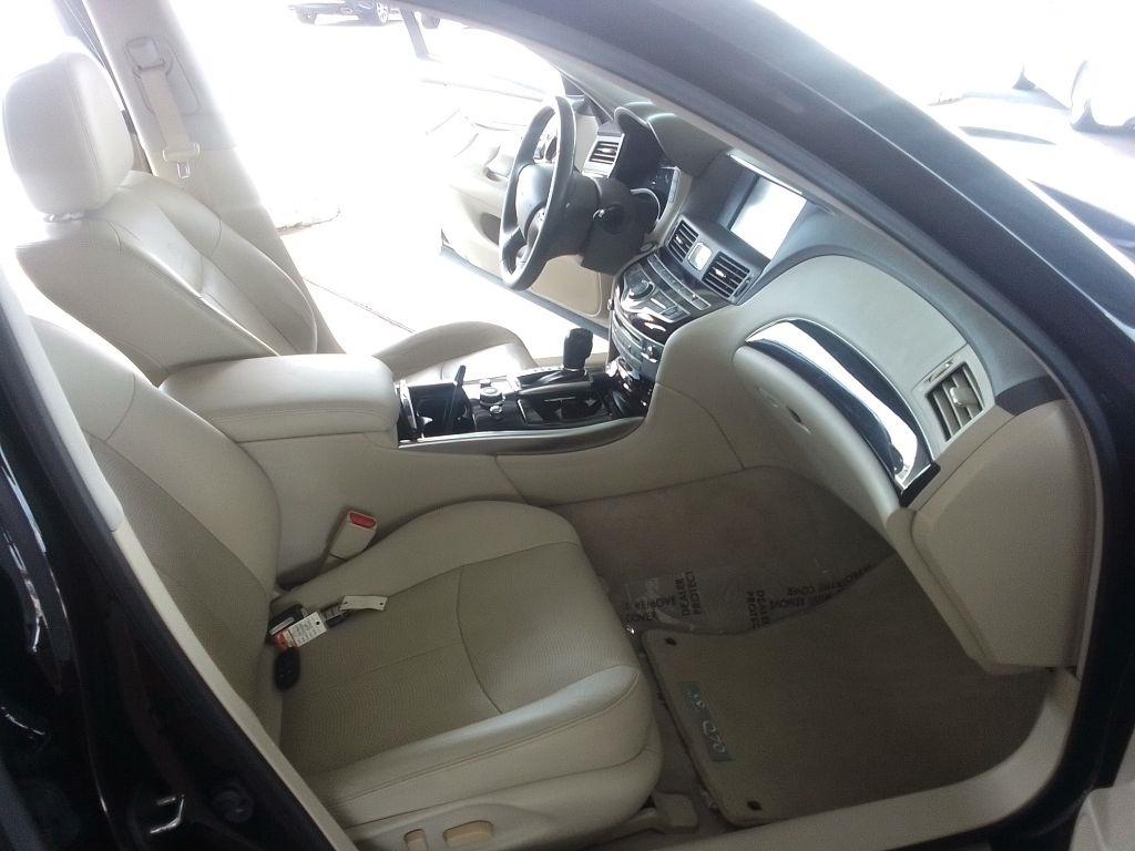 Infiniti Q70 37x 2014