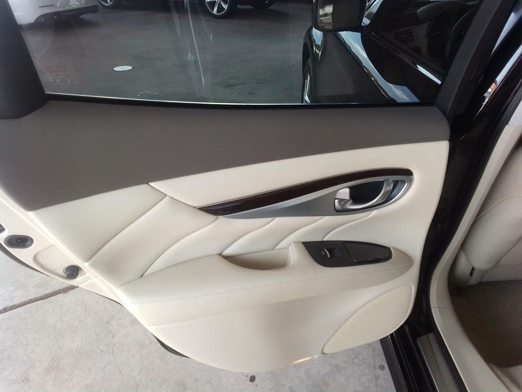 Infiniti Q70 37x 2014