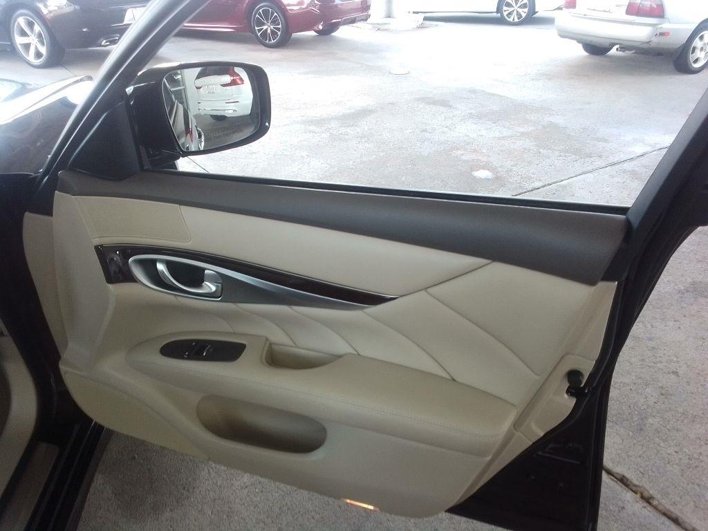 Infiniti Q70 37x 2014