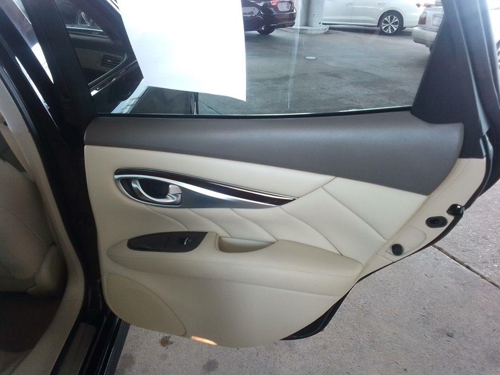 Infiniti Q70 37x 2014