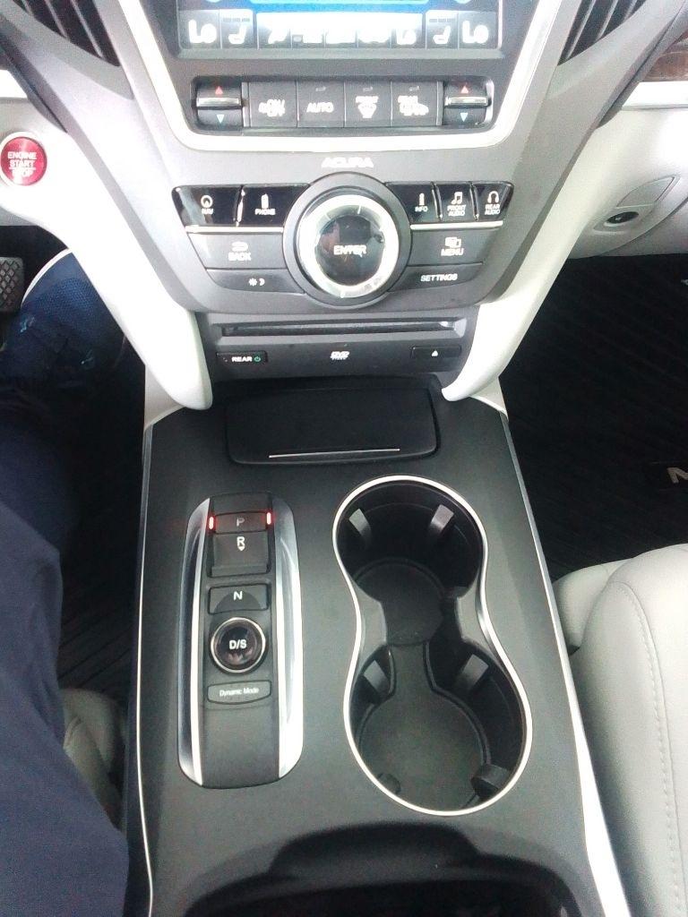 Acura MDX SH-AWD 9-Spd AT w/Tech and Entertainment Package 2017