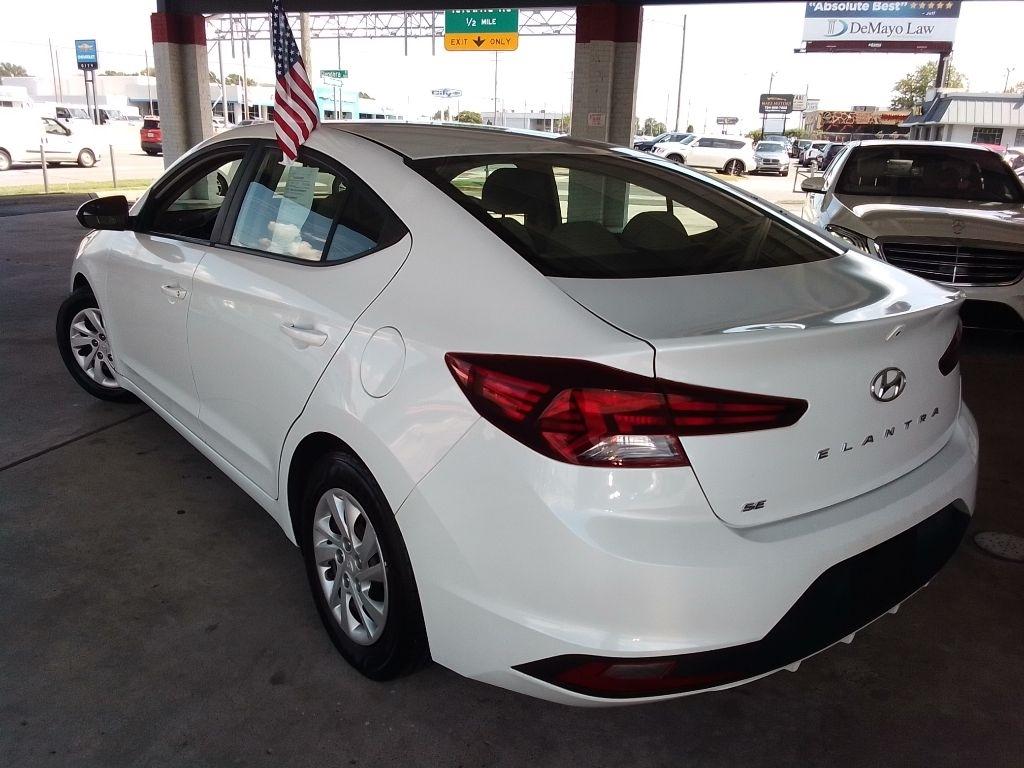 Hyundai Elantra SE 6M 2019