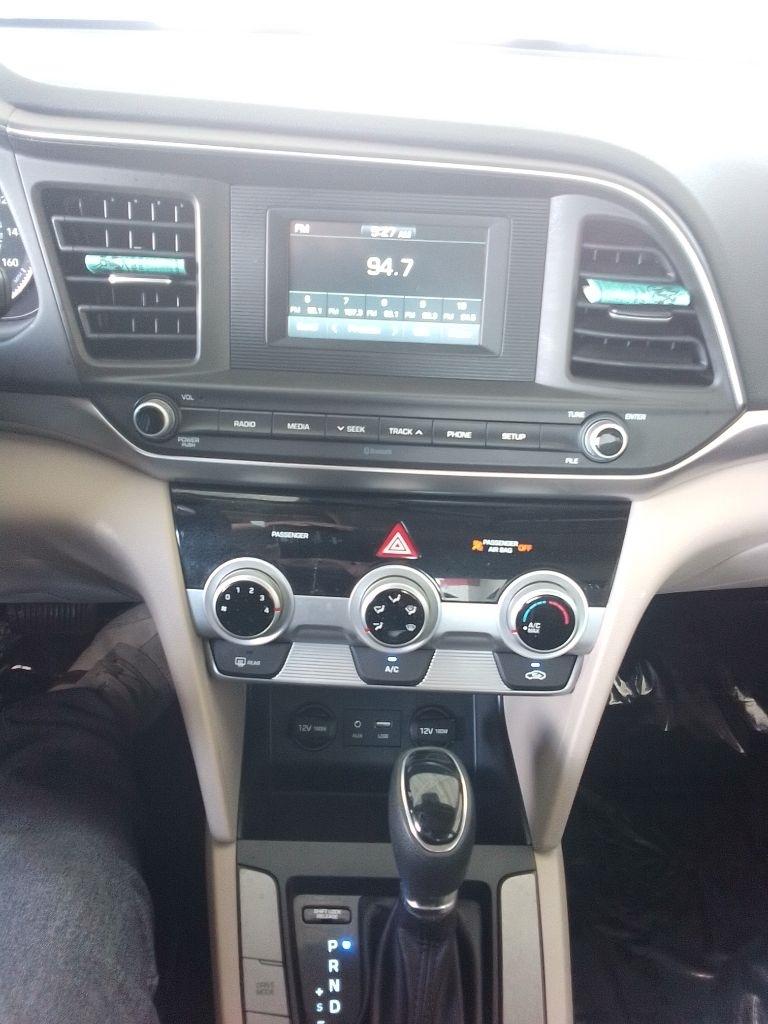 Hyundai Elantra SE 6M 2019