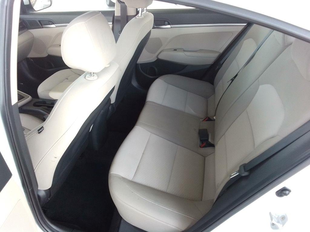 Hyundai Elantra SE 6M 2019