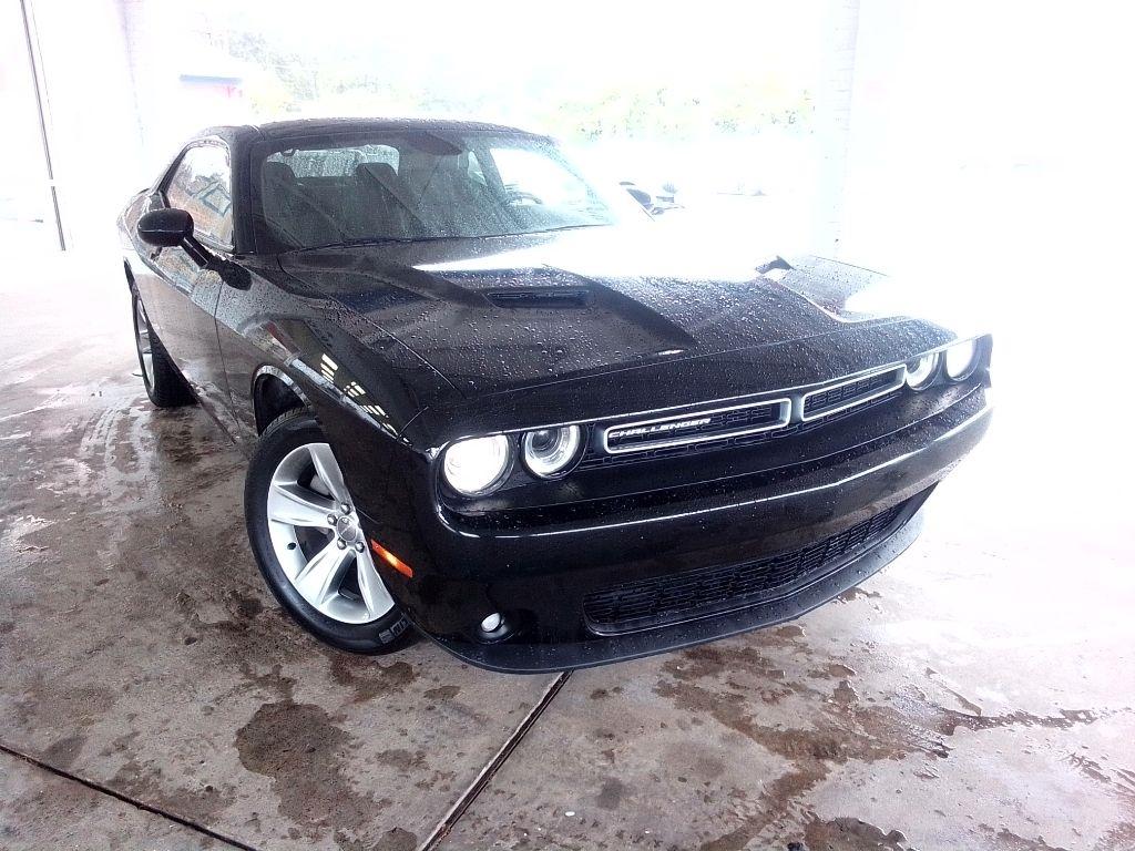 Dodge Challenger SXT RWD 2019