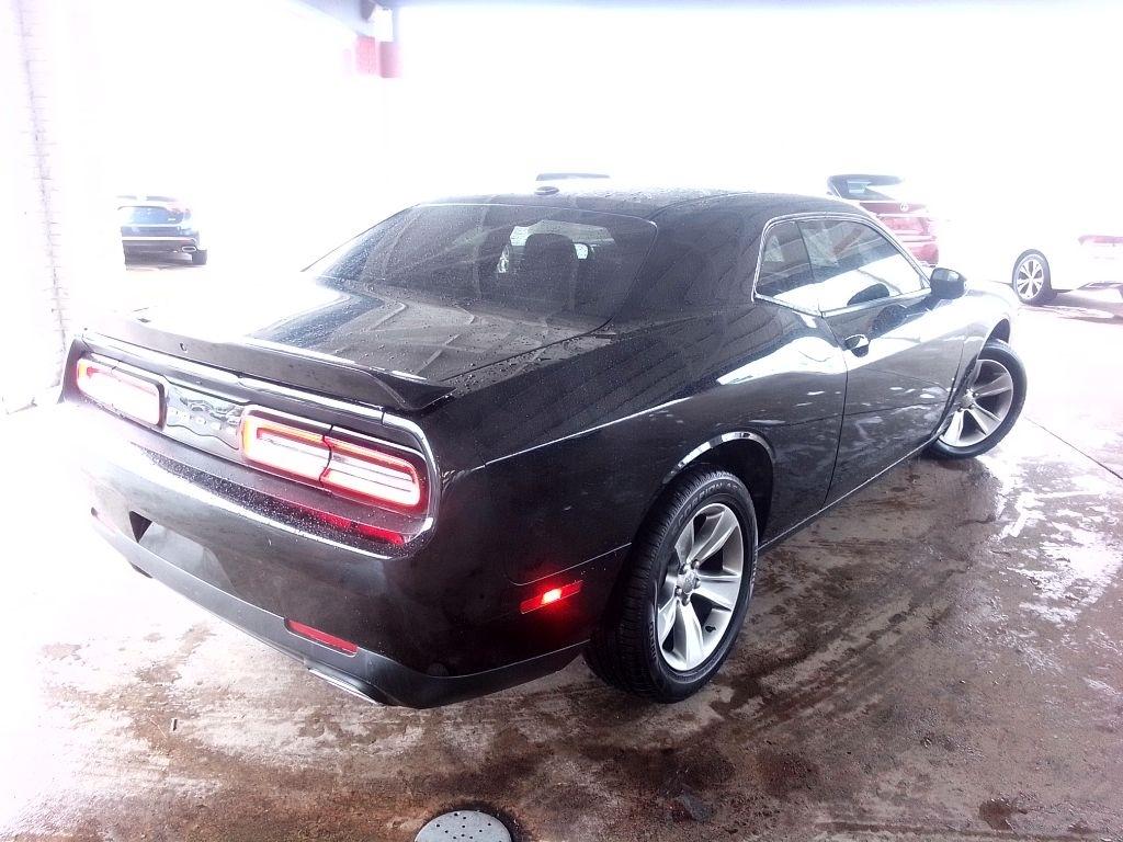 Dodge Challenger SXT RWD 2019