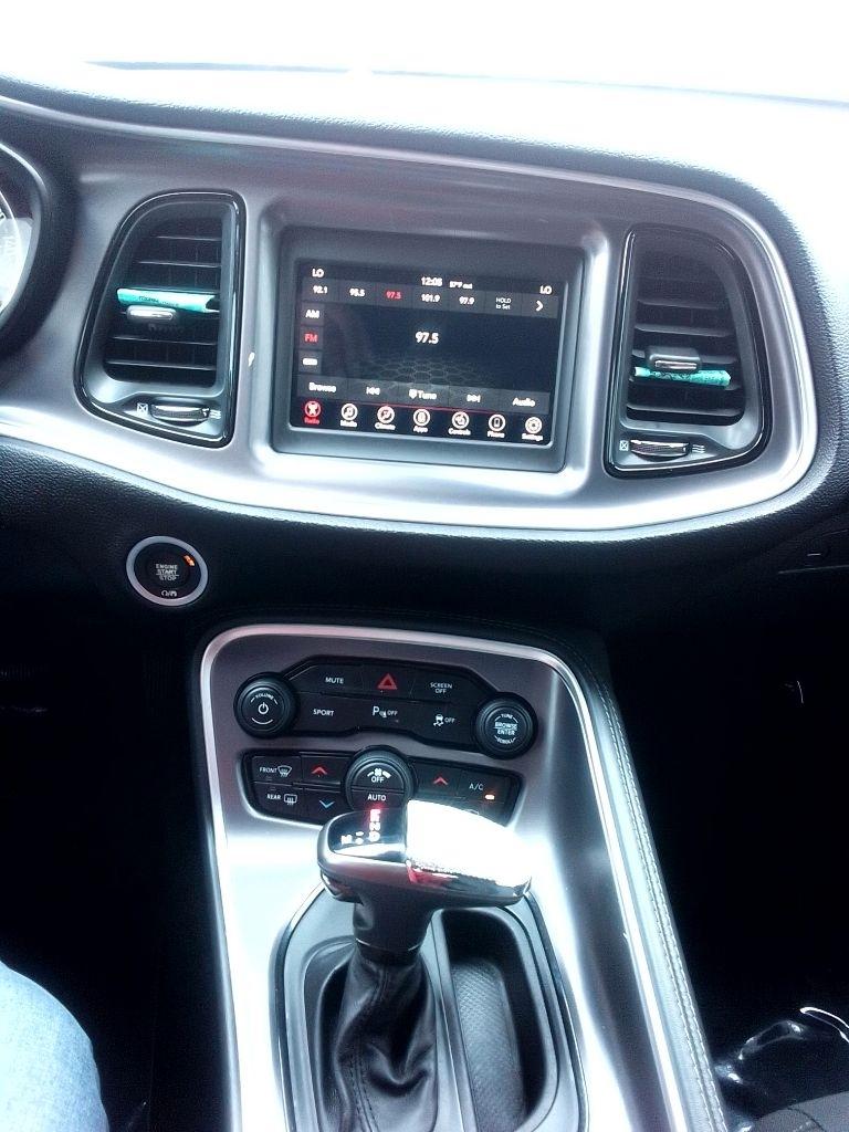 Dodge Challenger SXT RWD 2019