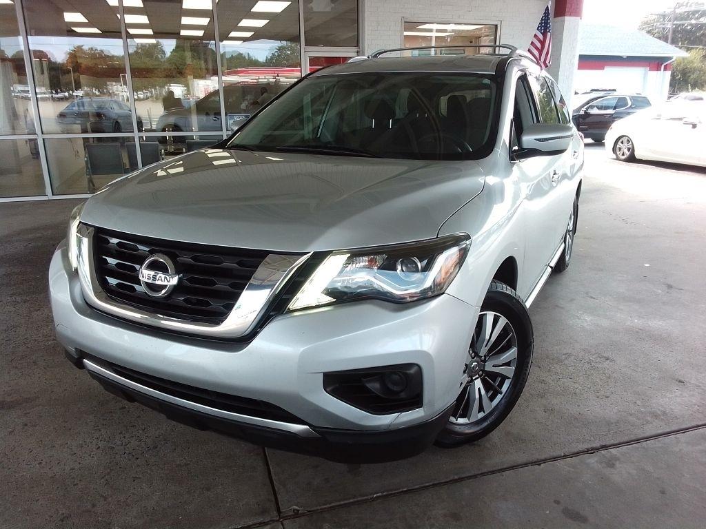 Nissan Pathfinder S 2020