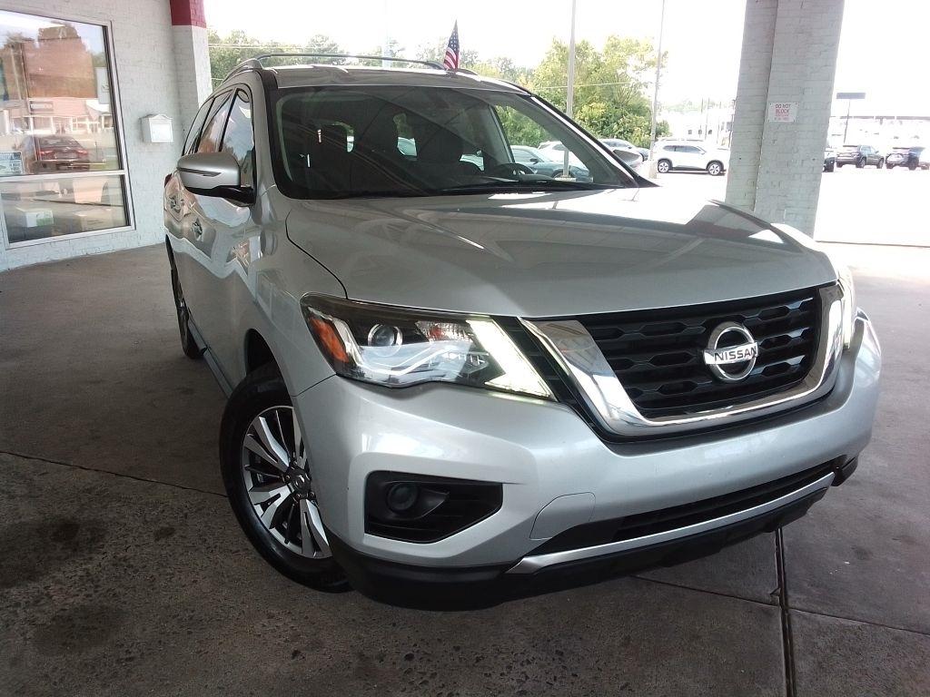 Nissan Pathfinder S 2020