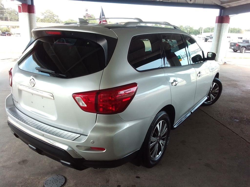 Nissan Pathfinder S 2020