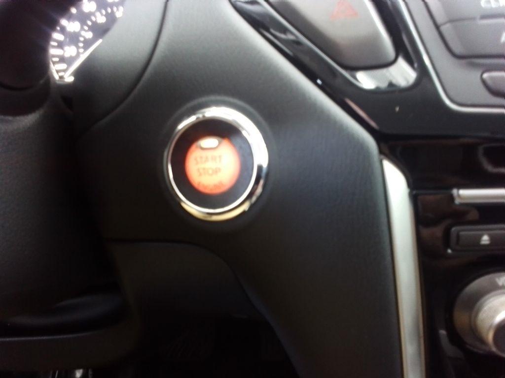 Nissan Pathfinder S 2020