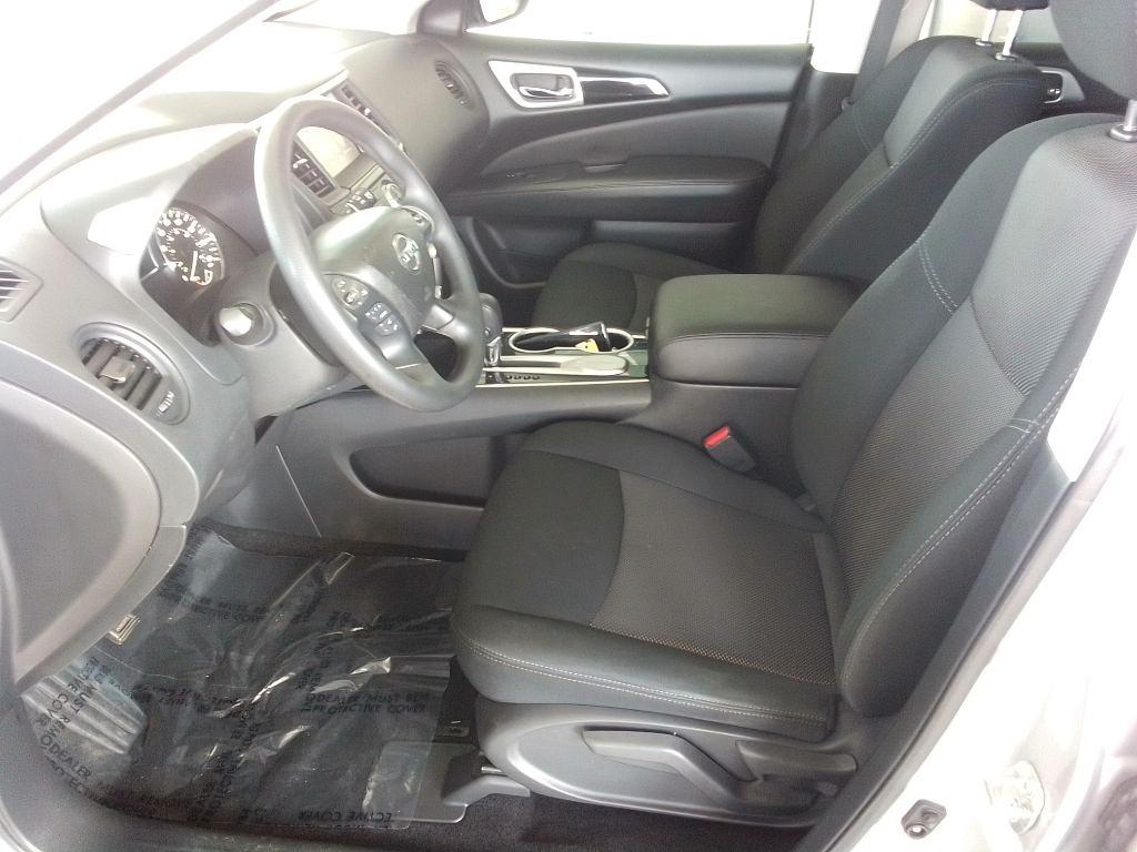 Nissan Pathfinder S 2020