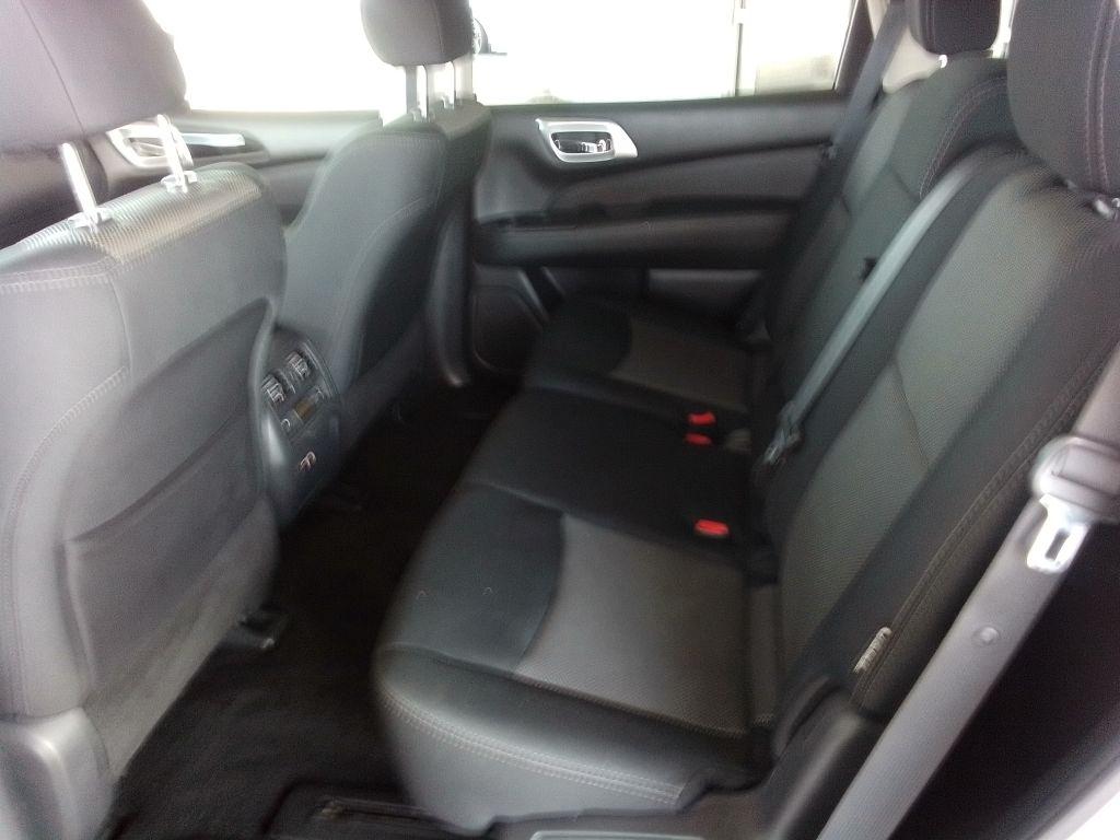 Nissan Pathfinder S 2020