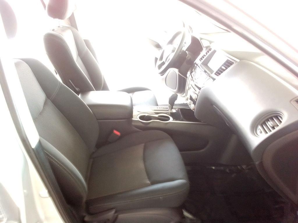 Nissan Pathfinder S 2020
