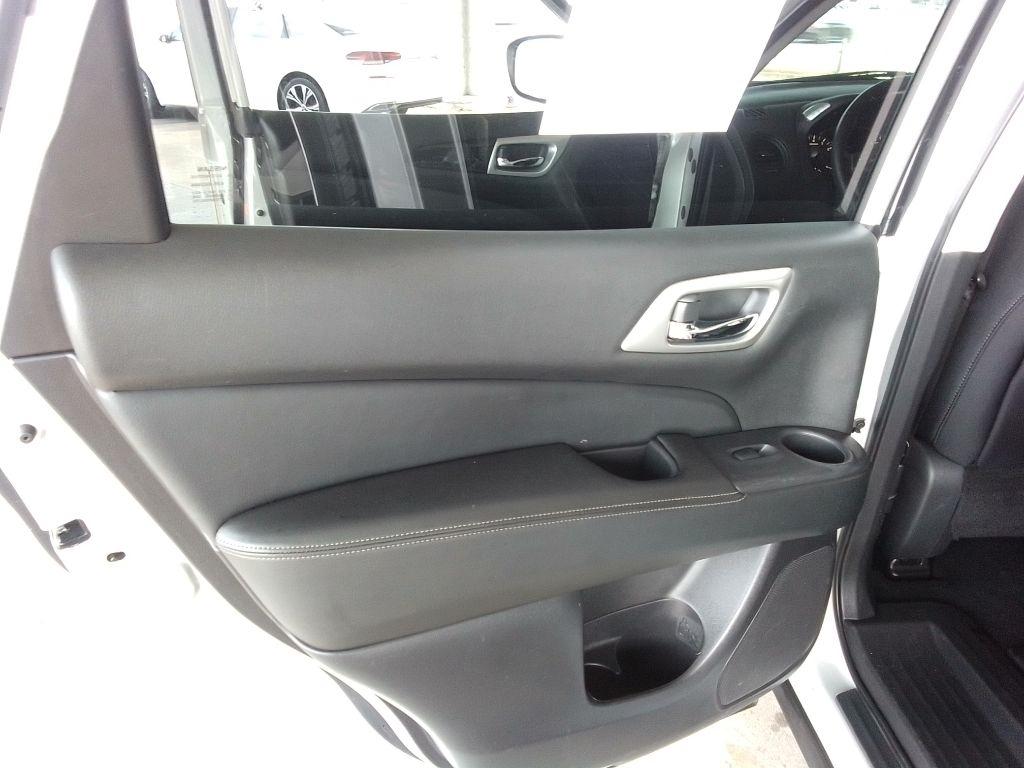 Nissan Pathfinder S 2020