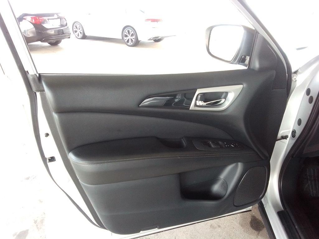 Nissan Pathfinder S 2020
