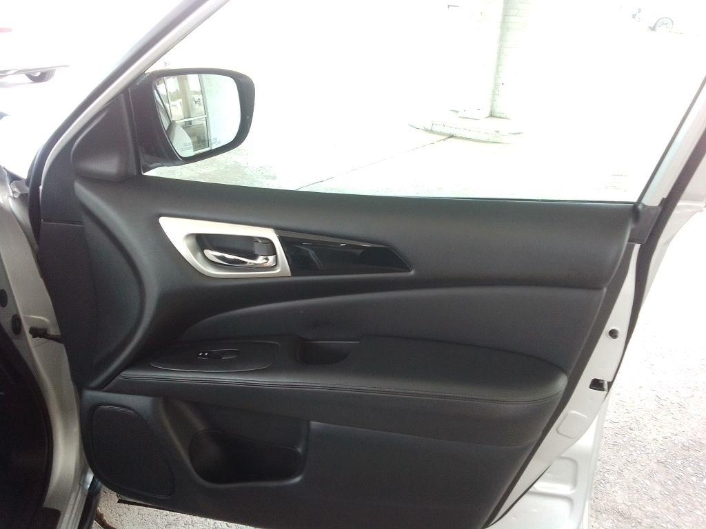 Nissan Pathfinder S 2020