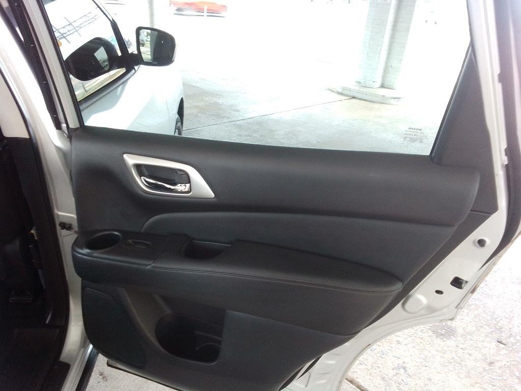 Nissan Pathfinder S 2020