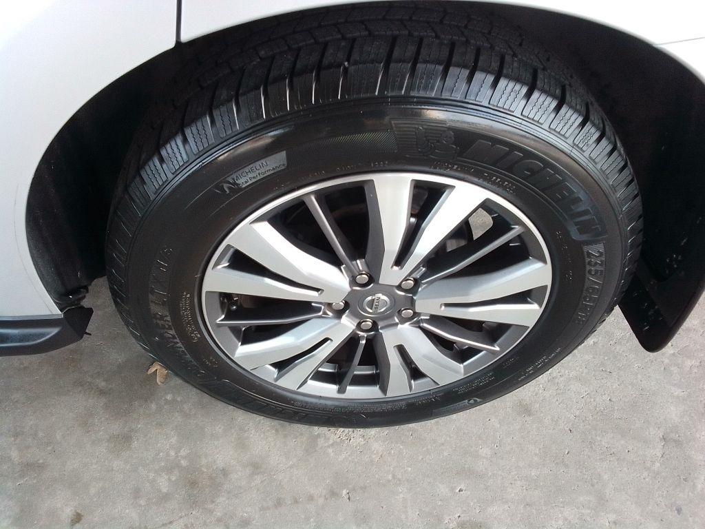 Nissan Pathfinder S 2020