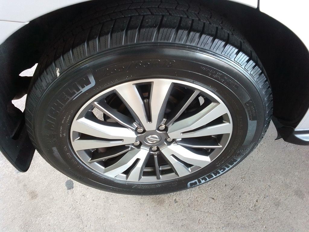 Nissan Pathfinder S 2020
