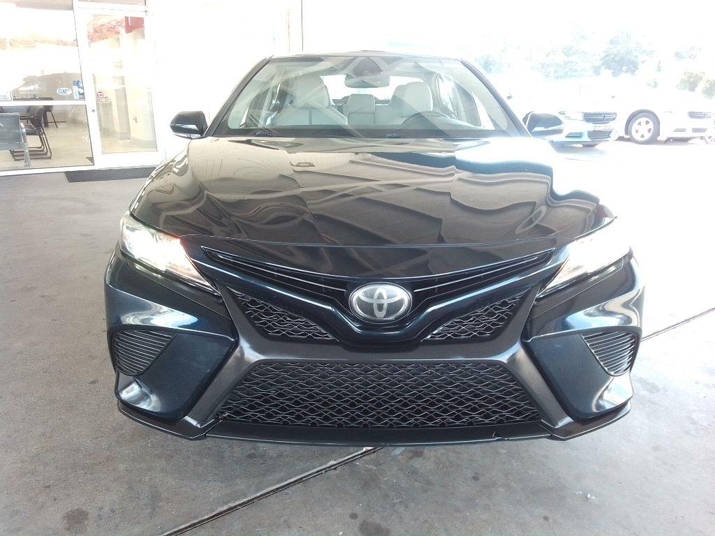 Toyota Camry SE Auto (Natl) 2020