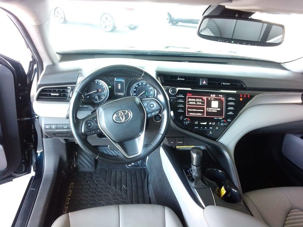 Toyota Camry SE Auto (Natl) 2020
