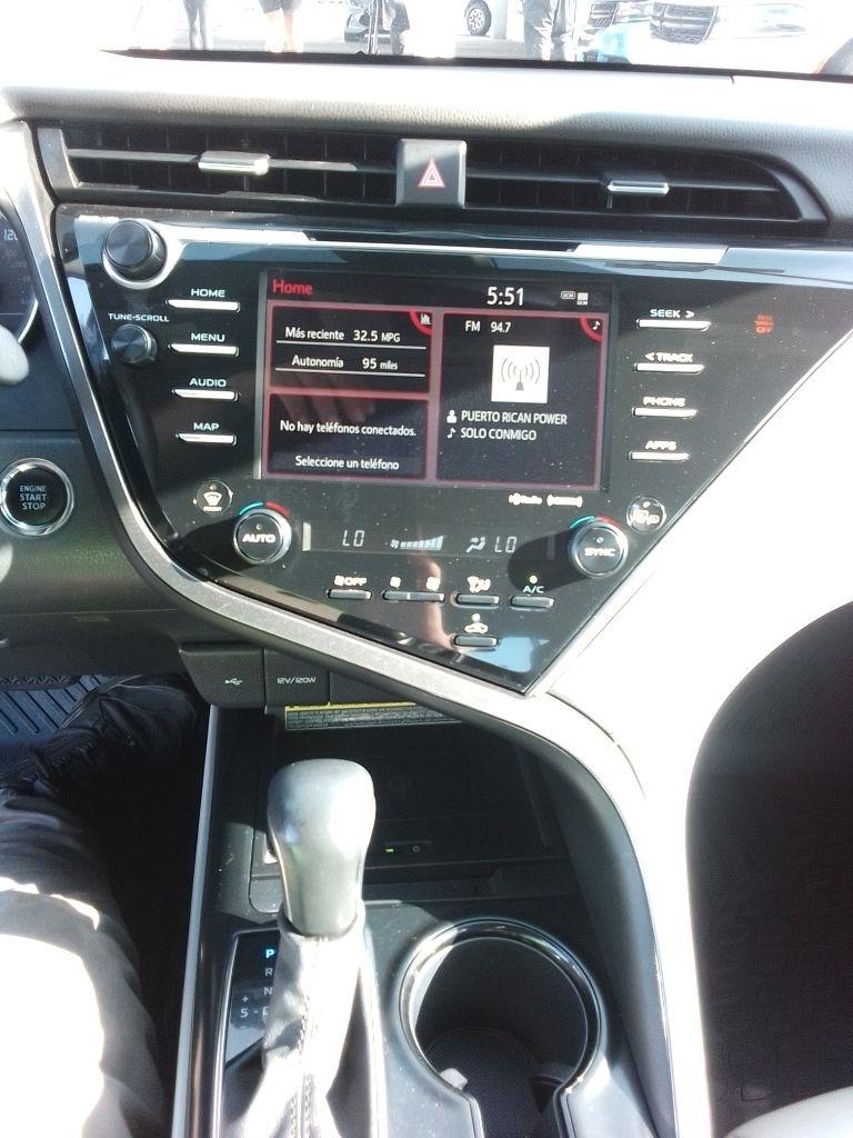 Toyota Camry SE Auto (Natl) 2020