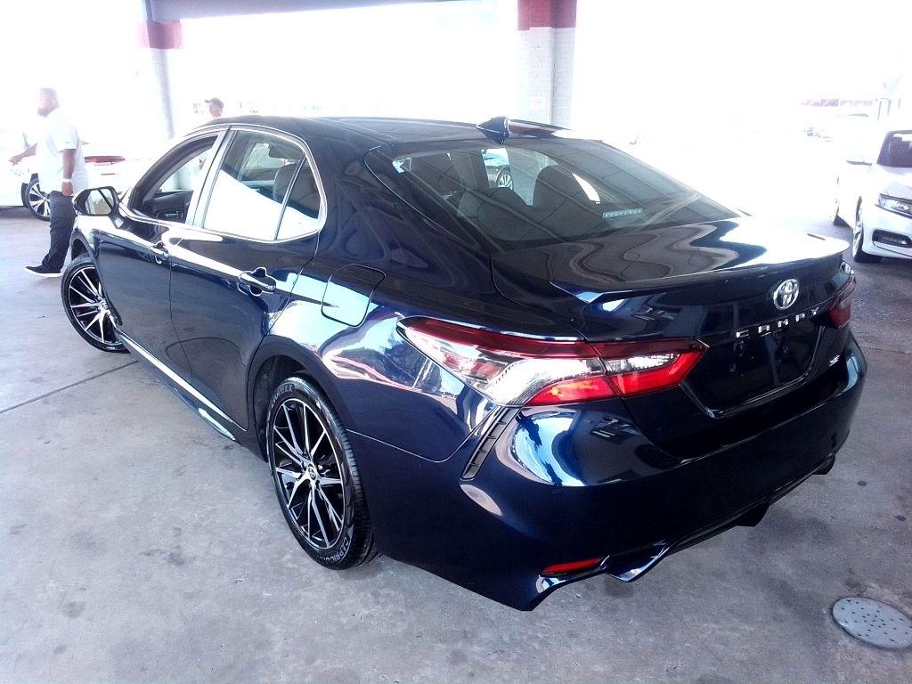 Toyota Camry SE Auto (Natl) 2022