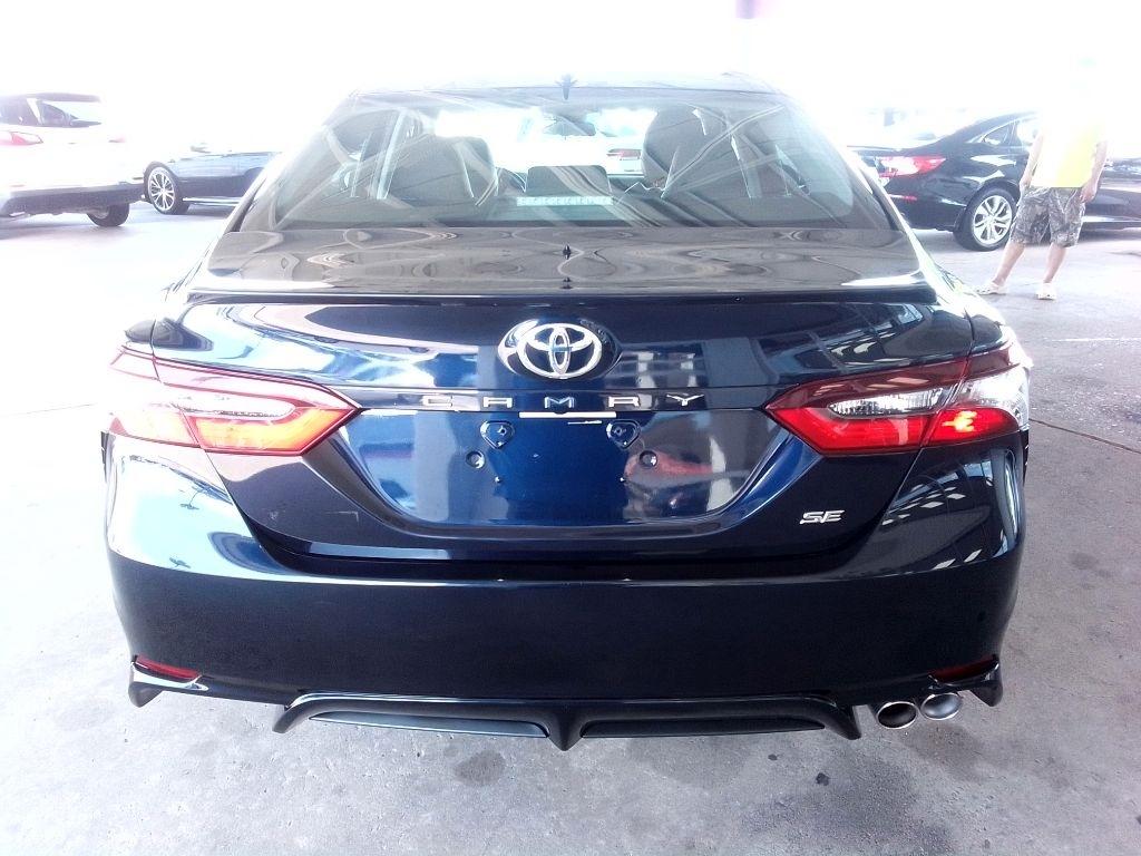 Toyota Camry SE Auto (Natl) 2022