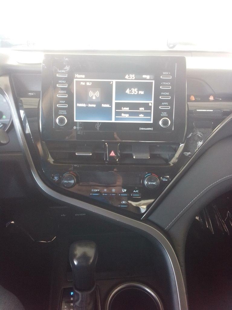 Toyota Camry SE Auto (Natl) 2022