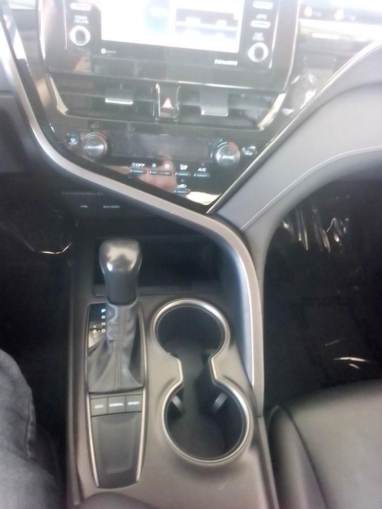 Toyota Camry SE Auto (Natl) 2022