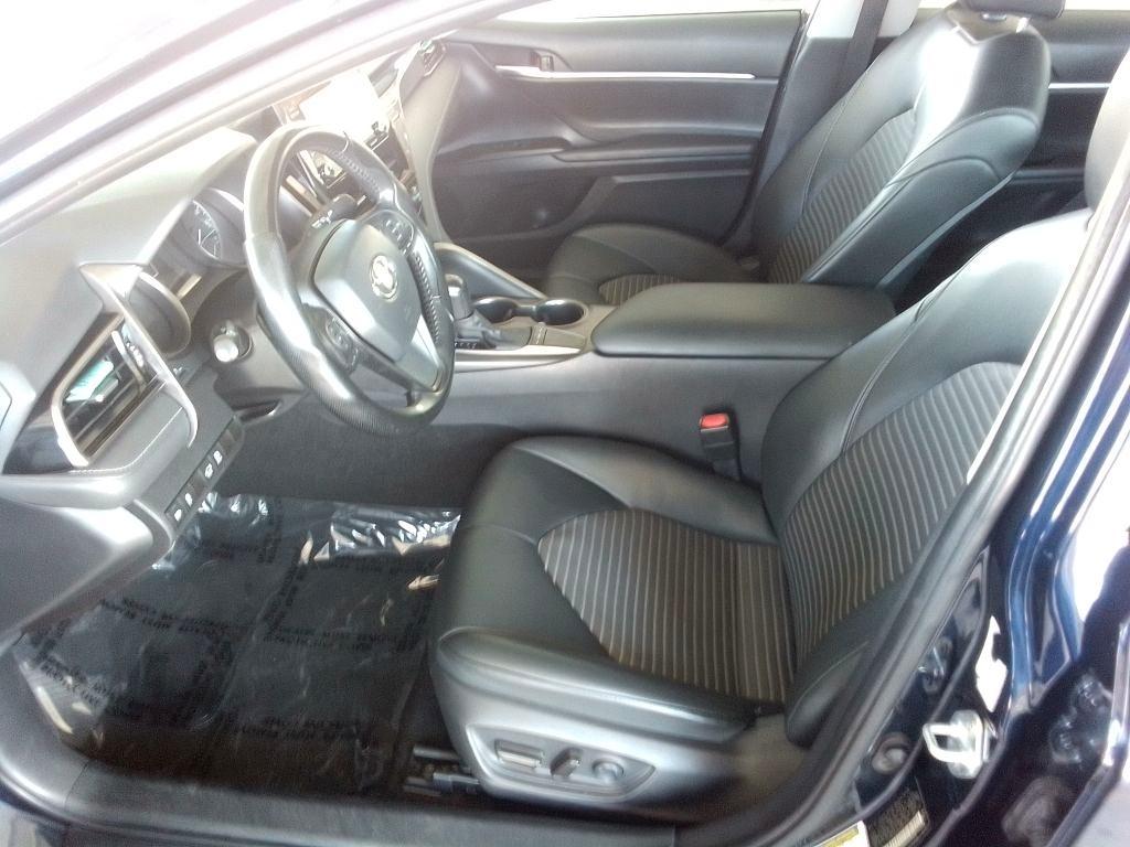 Toyota Camry SE Auto (Natl) 2022