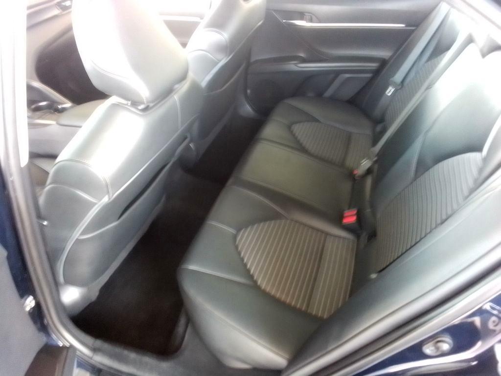 Toyota Camry SE Auto (Natl) 2022