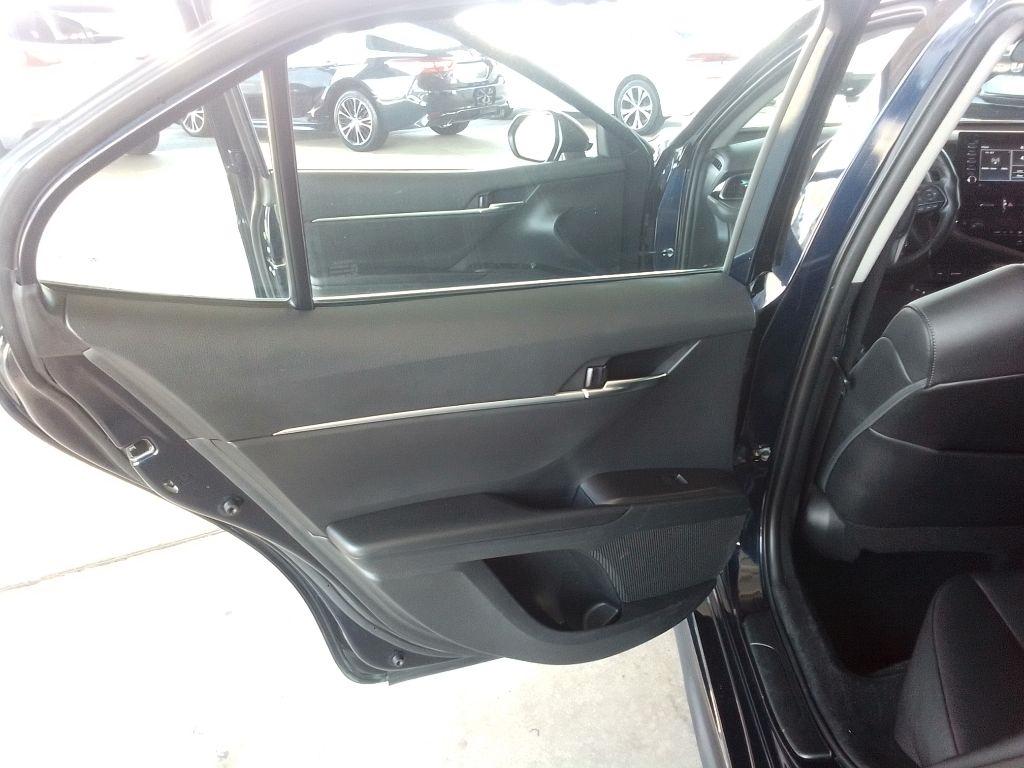Toyota Camry SE Auto (Natl) 2022