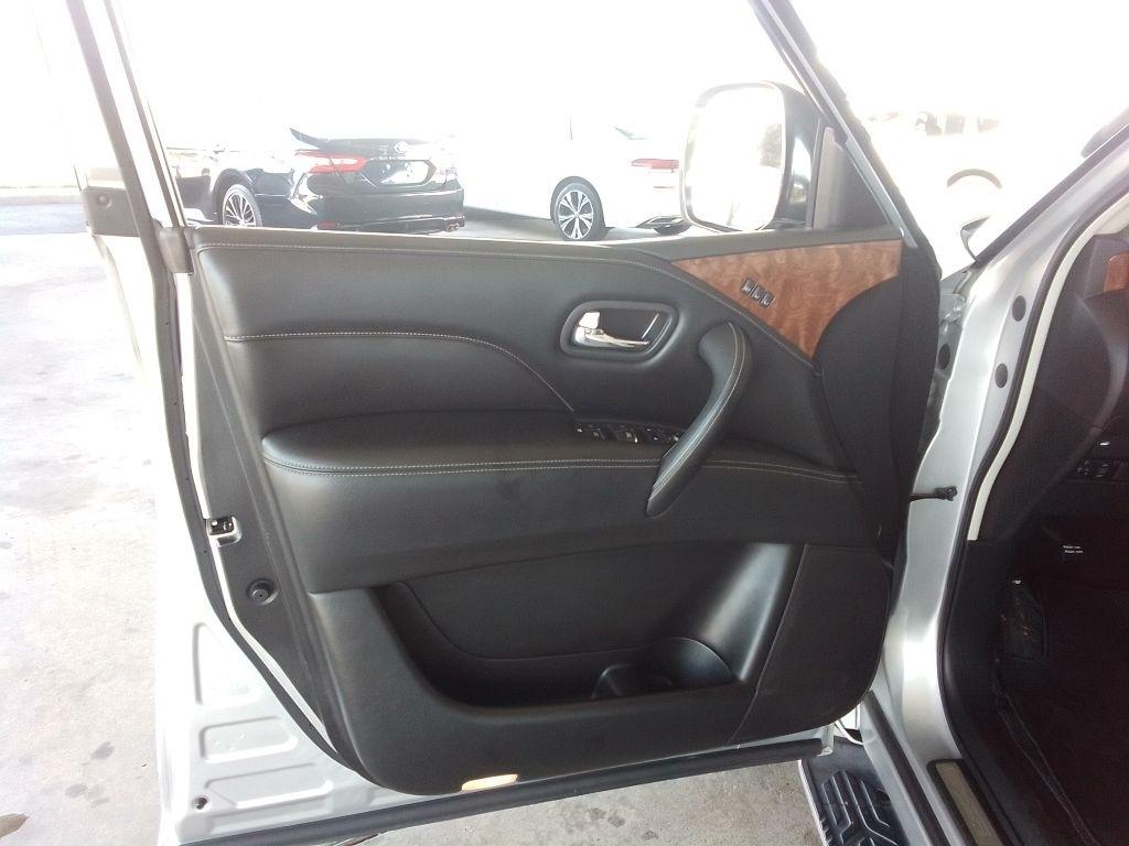 Infiniti QX80 LUXE AWD 2019