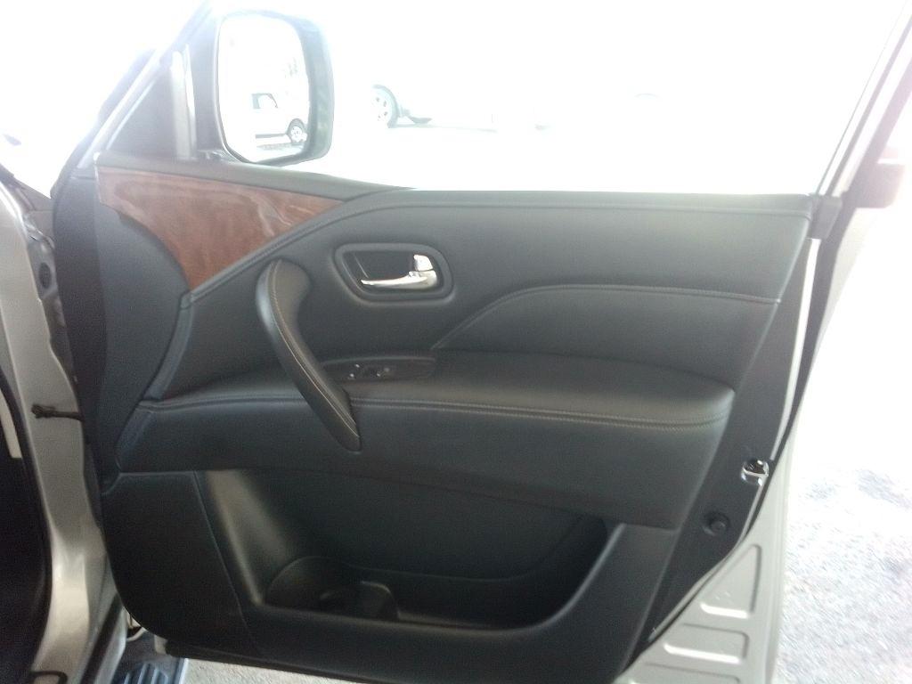 Infiniti QX80 LUXE AWD 2019