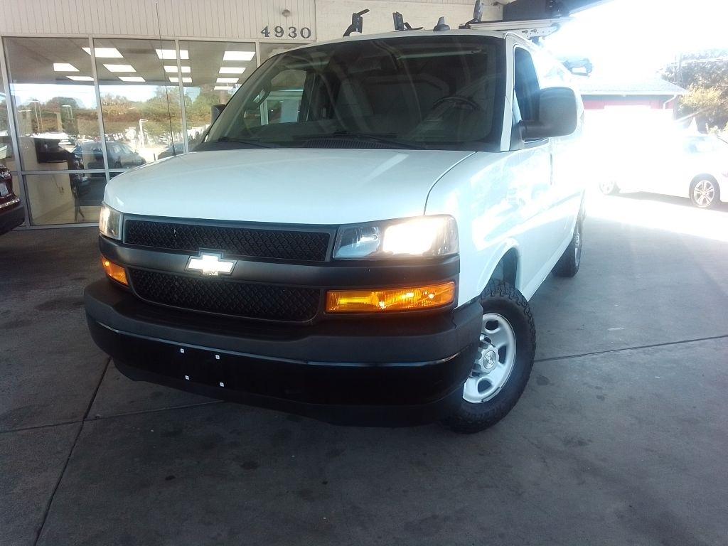 Chevrolet Express Cargo Van RWD 2500 135" 2020
