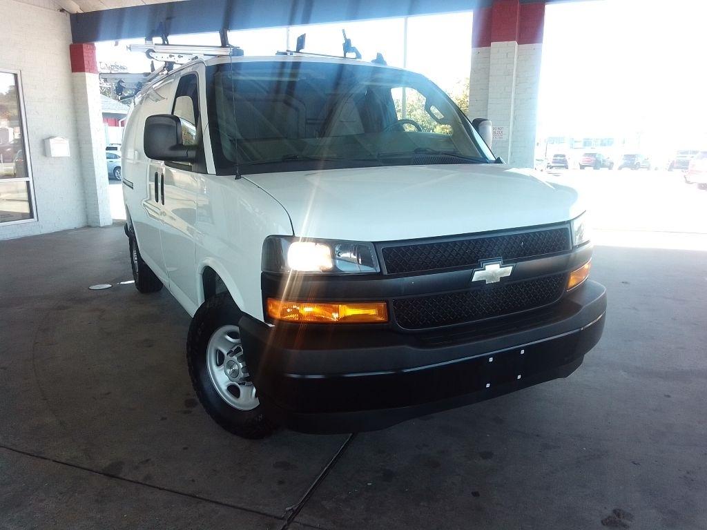 Chevrolet Express Cargo Van RWD 2500 135" 2020