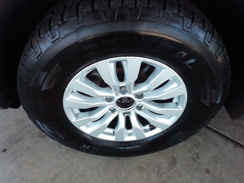 Nissan Armada 4x4 SV 2017