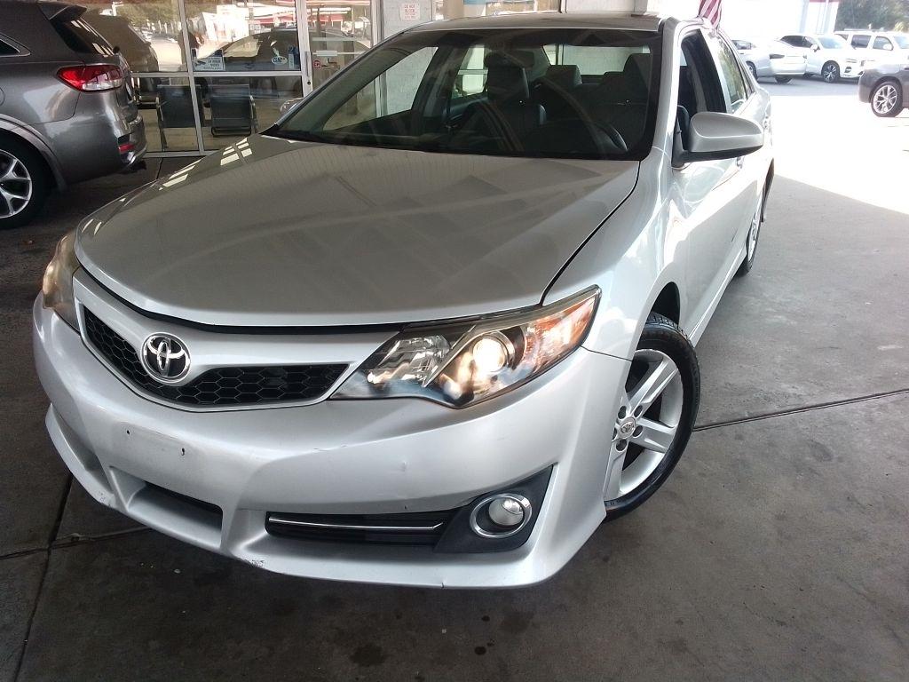 Toyota Camry 4dr Sdn I4 Auto XLE (Natl) 2013