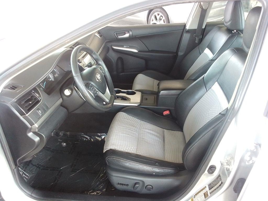 Toyota Camry 4dr Sdn I4 Auto XLE (Natl) 2013