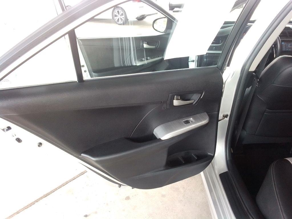Toyota Camry 4dr Sdn I4 Auto XLE (Natl) 2013