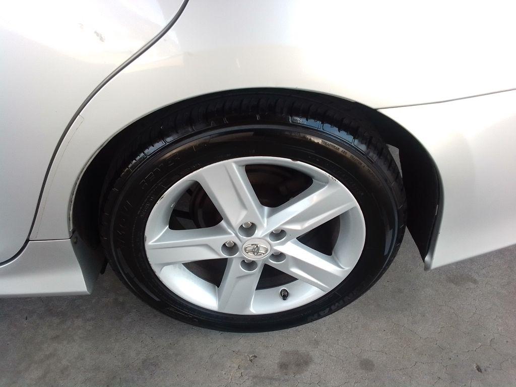 Toyota Camry 4dr Sdn I4 Auto XLE (Natl) 2013