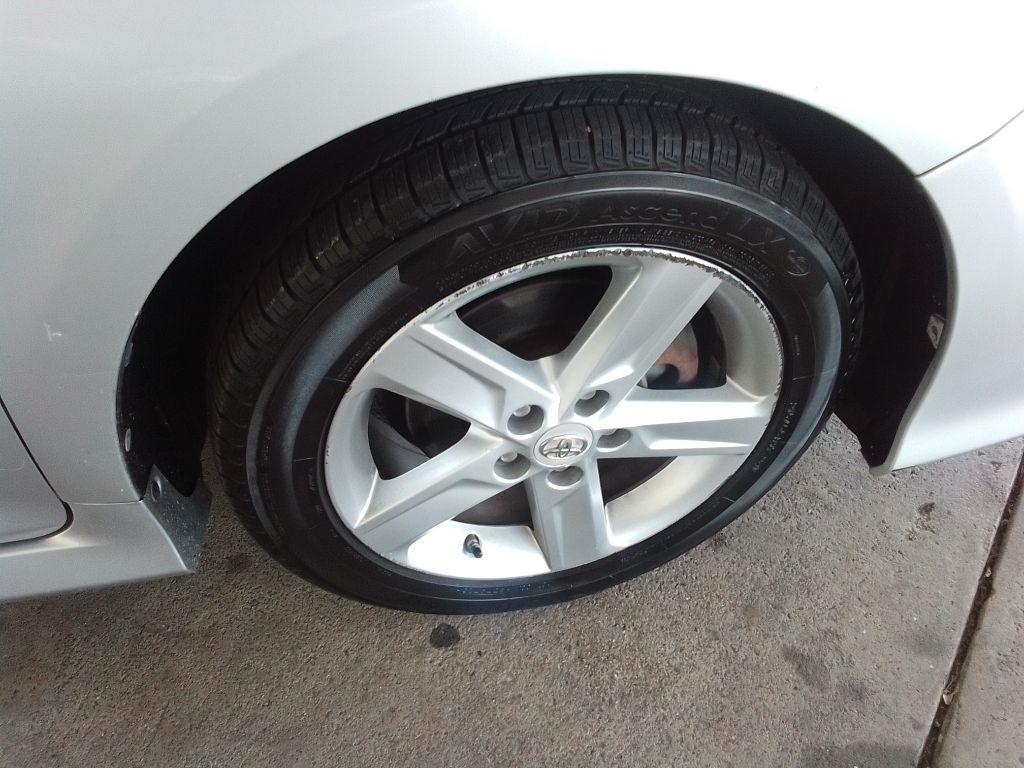 Toyota Camry 4dr Sdn I4 Auto XLE (Natl) 2013