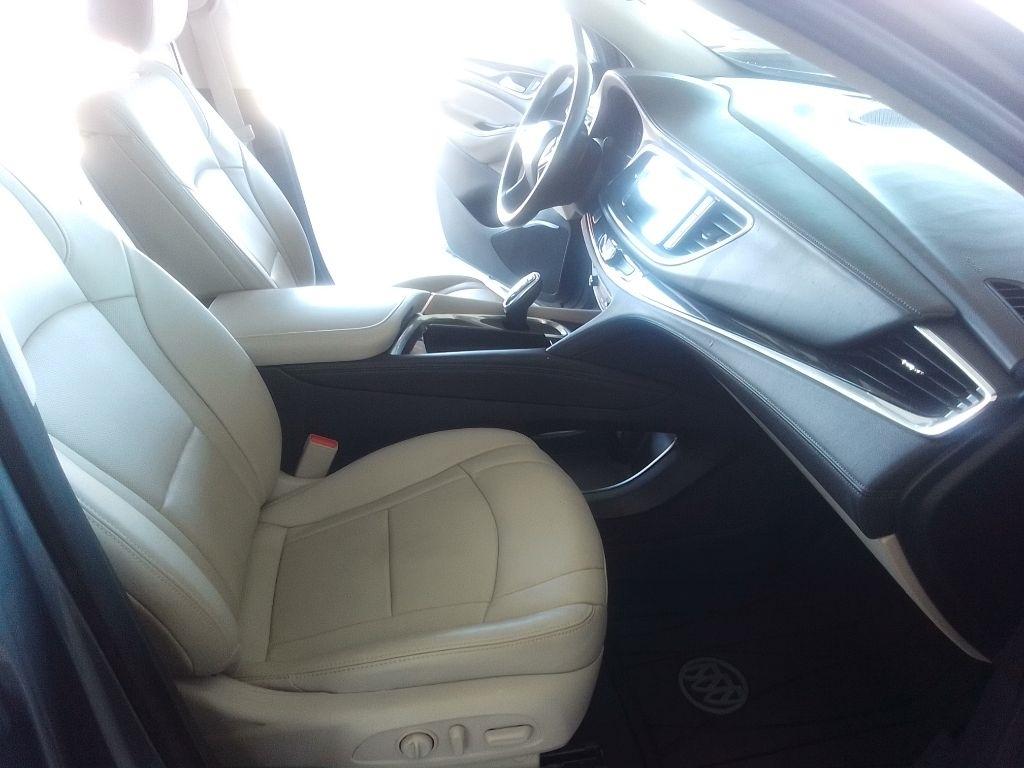 Buick Enclave FWD 4dr Essence 2019
