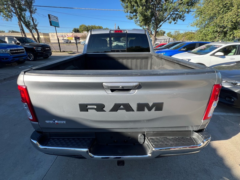 RAM 1500 Big Horn Quad Cab 2WD 2022