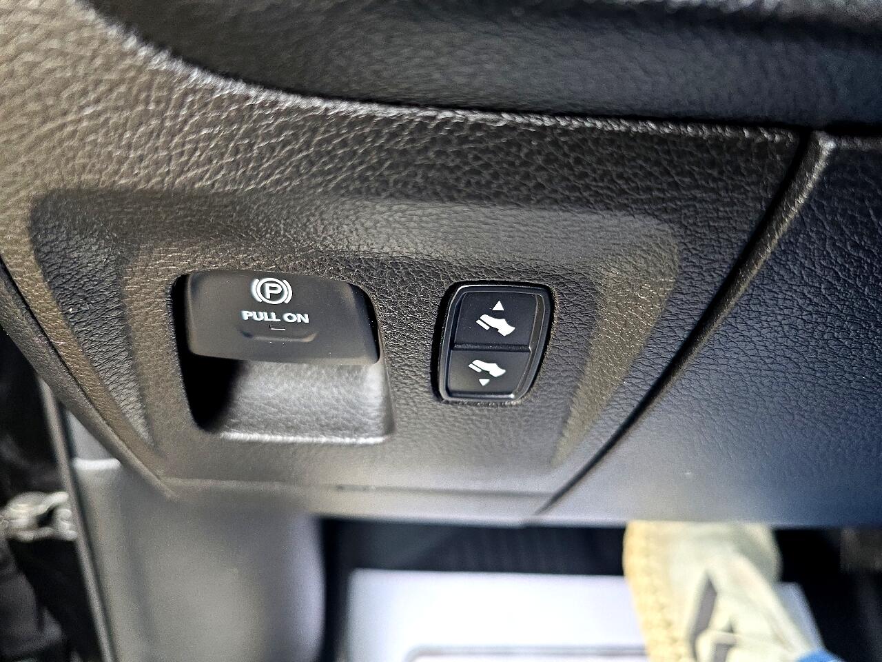 RAM 1500 Big Horn Crew Cab SWB 4WD 2019