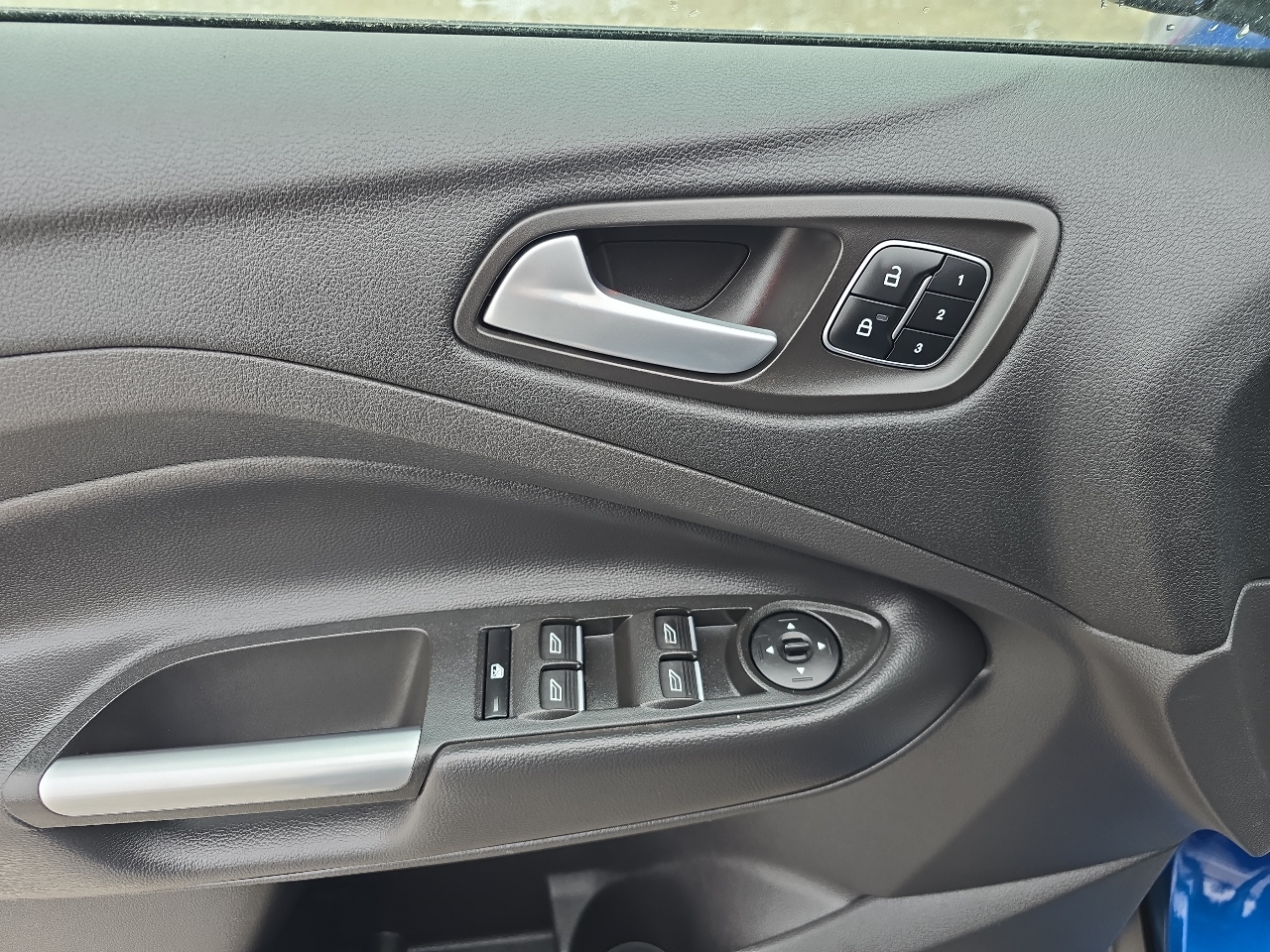 Ford Escape Titanium 4WD 2017