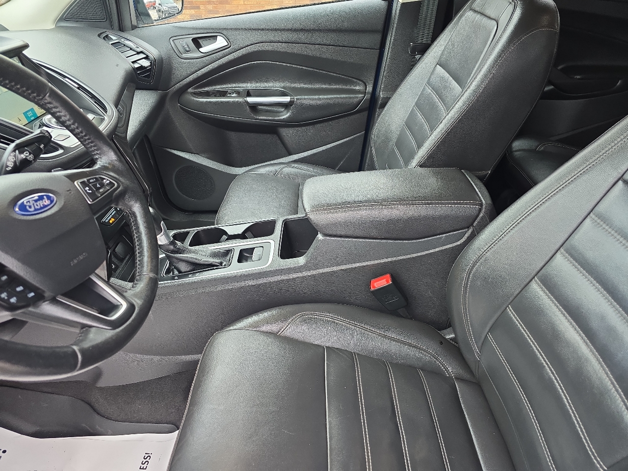 Ford Escape Titanium 4WD 2017